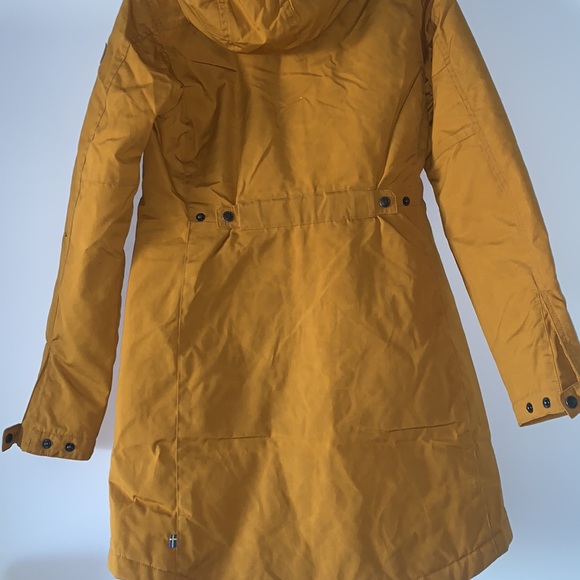 Fjallraven W KIRUNA PADDED PARKA, Acorn - Picture 9 of 11